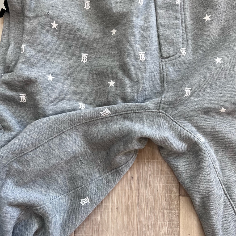 10Y Burberry Unisex Gregory Star Print Jogger & 
12Y Sweatshirt TB Monog… - Picture 12 of 16